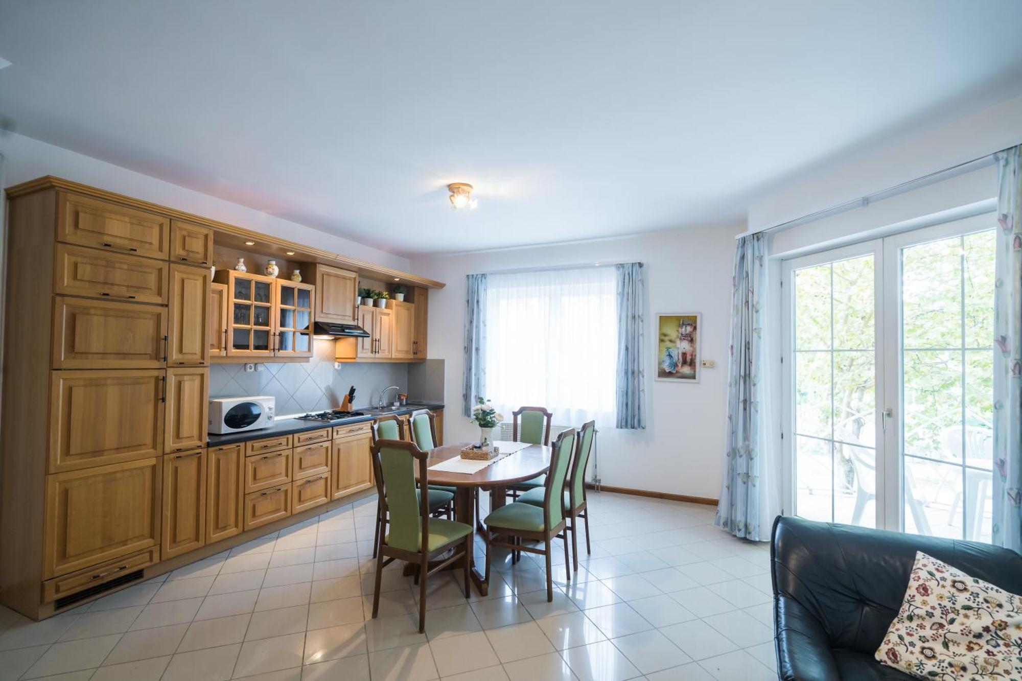 Győrfi Apartmanház Zamárdi Exterior foto