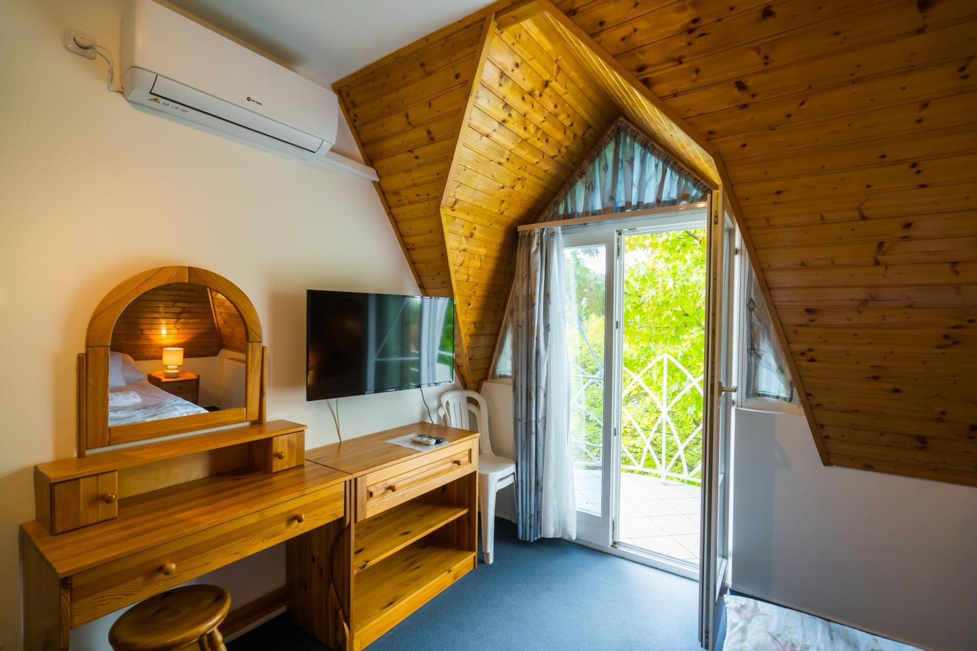 Győrfi Apartmanház Zamárdi Exterior foto