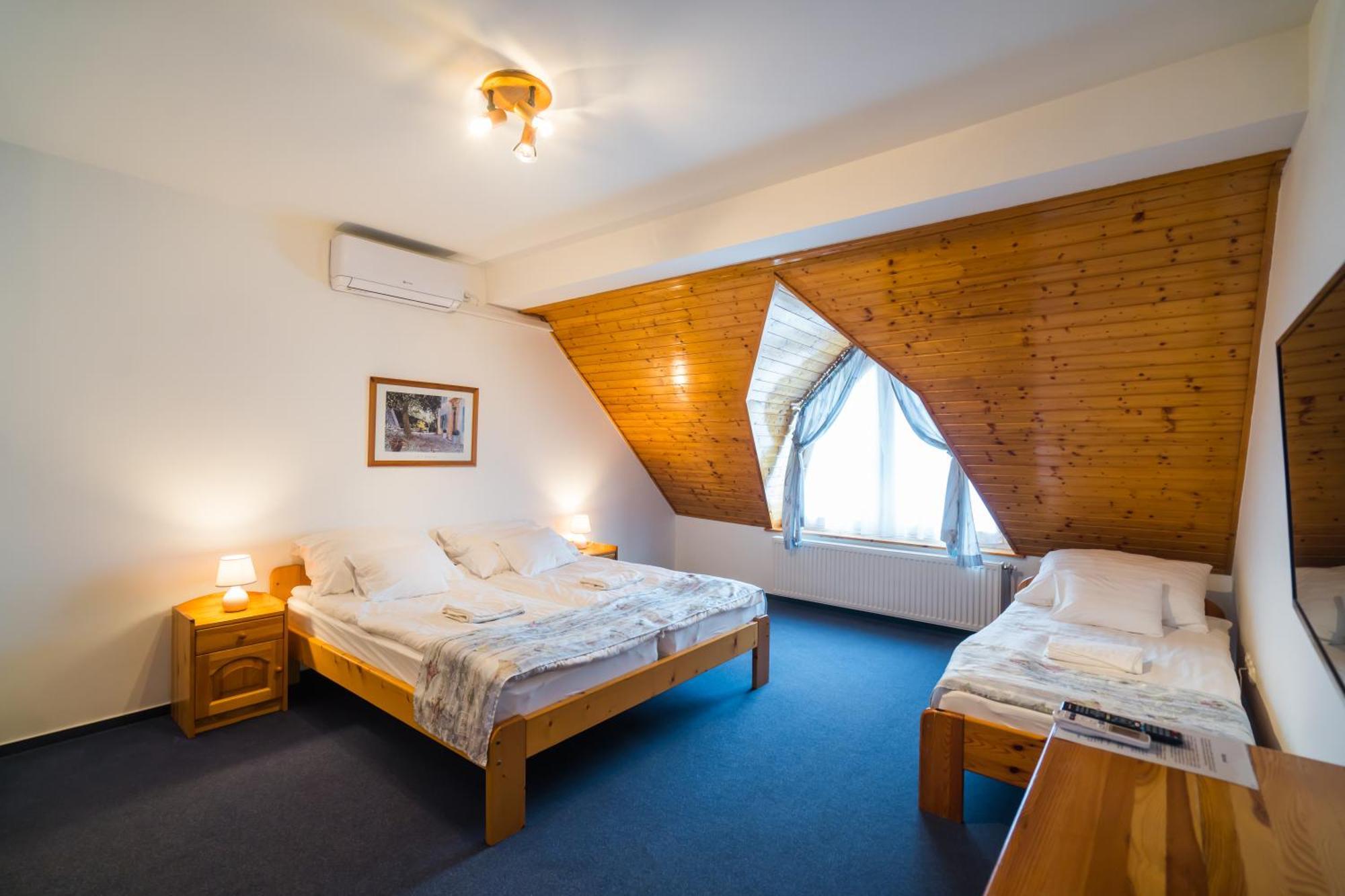 Győrfi Apartmanház Zamárdi Exterior foto