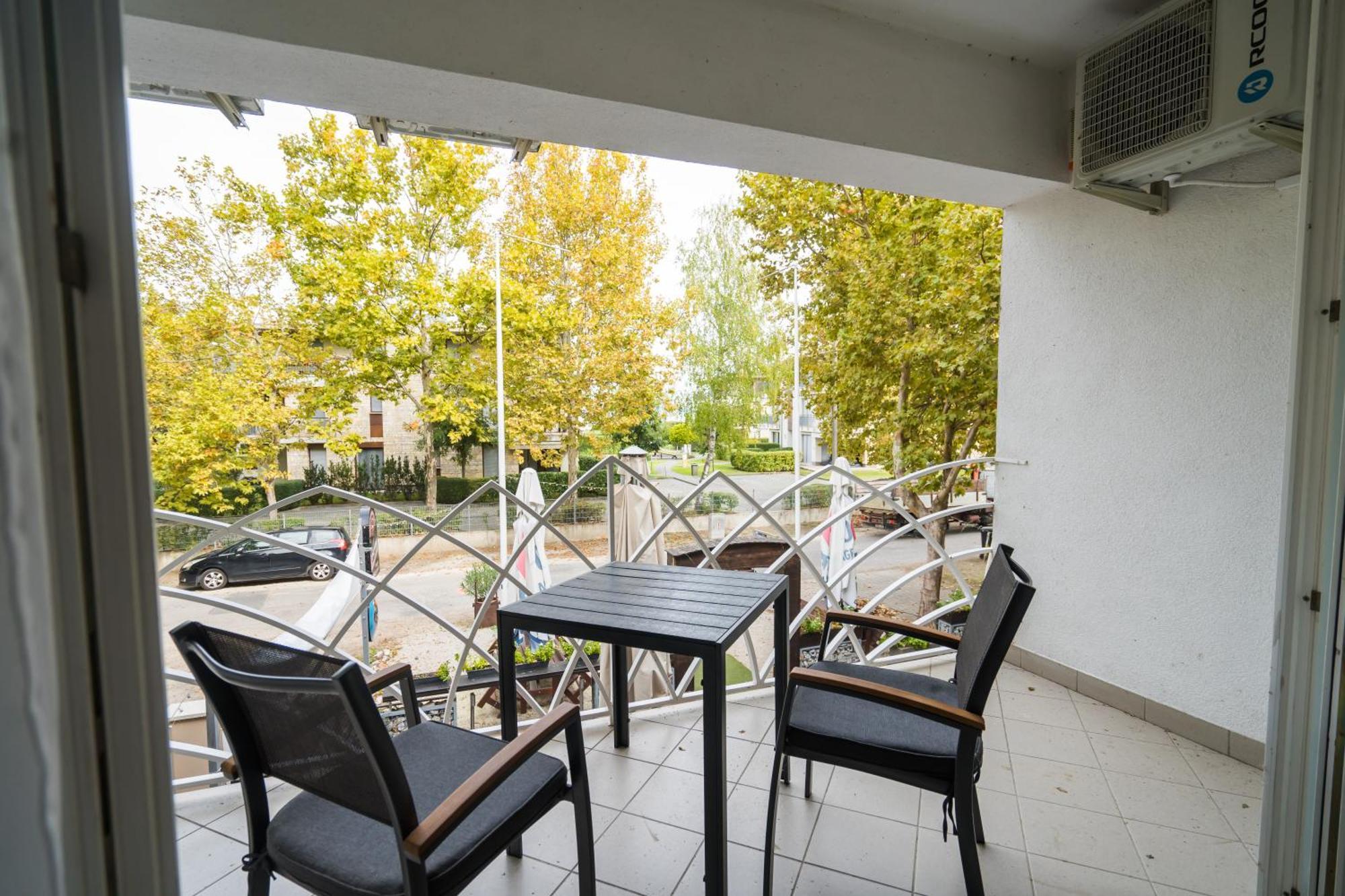 Győrfi Apartmanház Zamárdi Exterior foto
