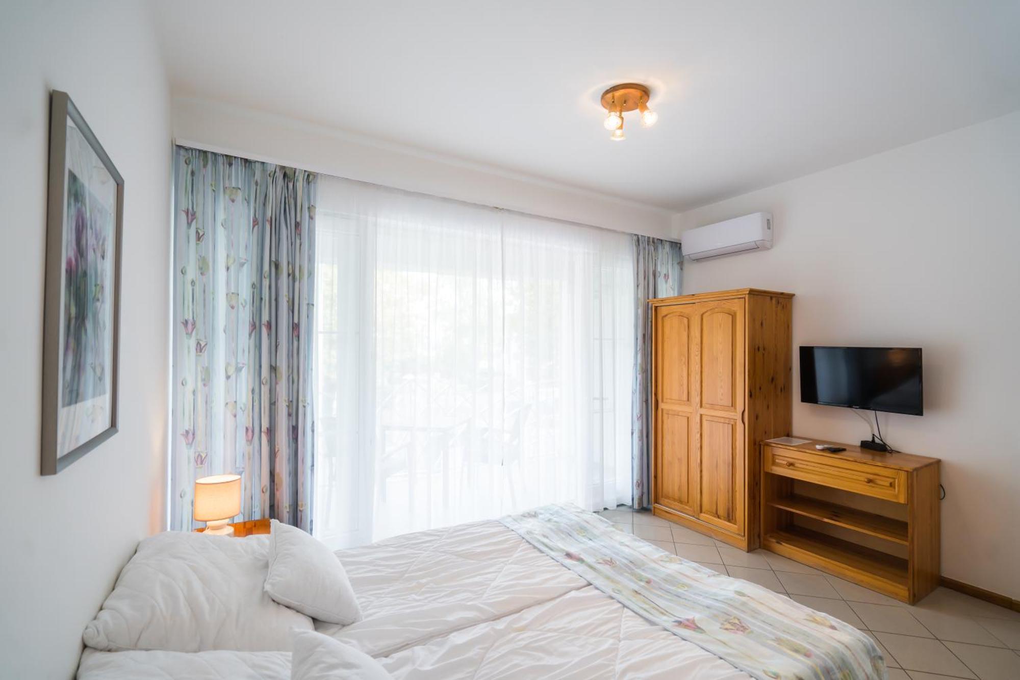 Győrfi Apartmanház Zamárdi Exterior foto