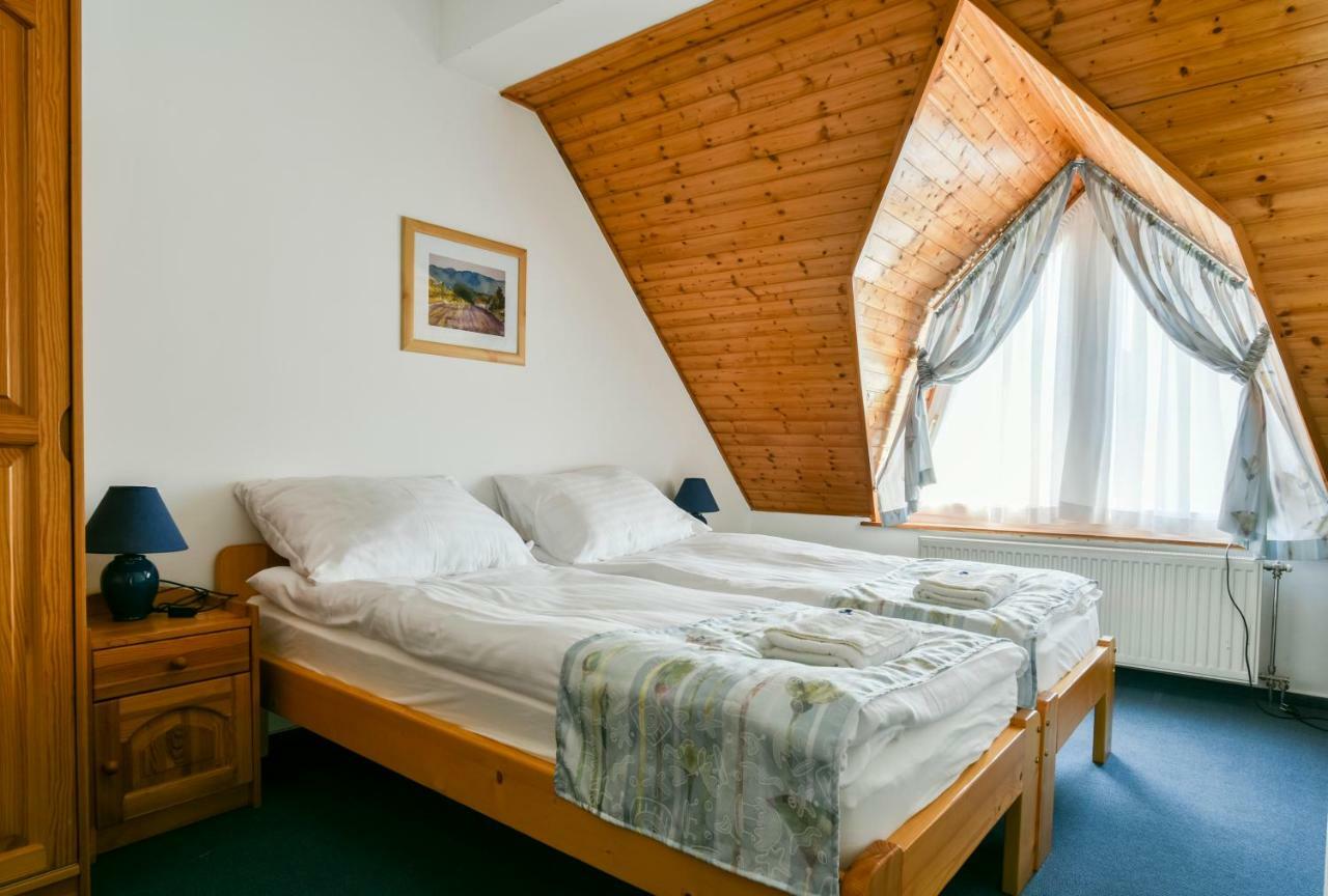 Győrfi Apartmanház Zamárdi Exterior foto
